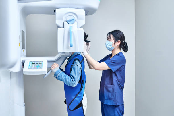 Best Broken Tooth Emergency  in Village Green Green Ridge, PA